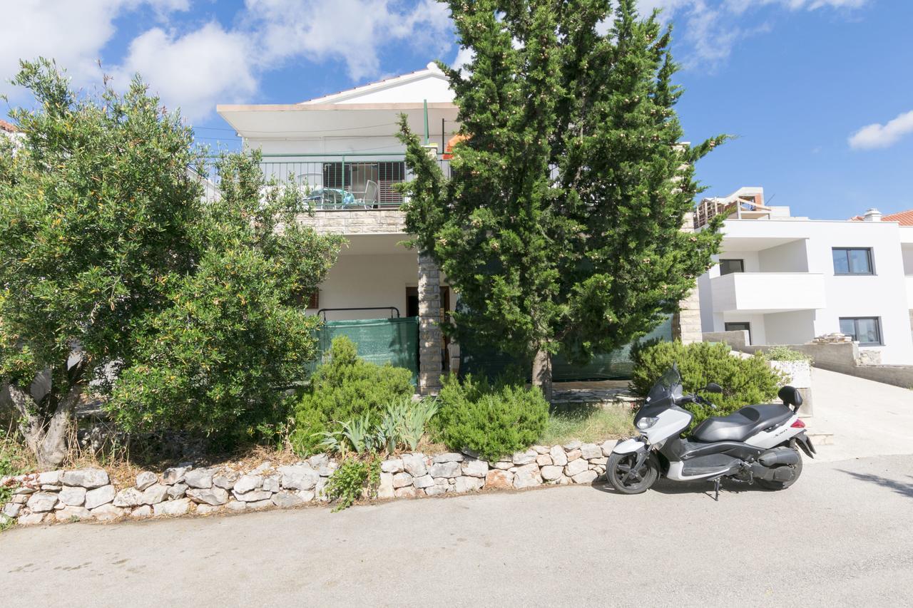Apartments Ksenija Примоштен Екстер'єр фото